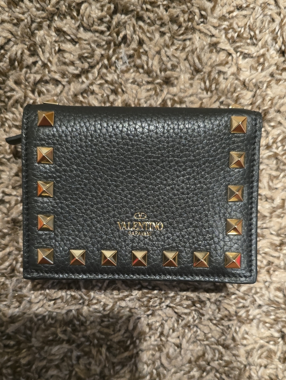 Full Inclusion Valentino Garavani Rockstud Wallet - Picture 2 of 14
